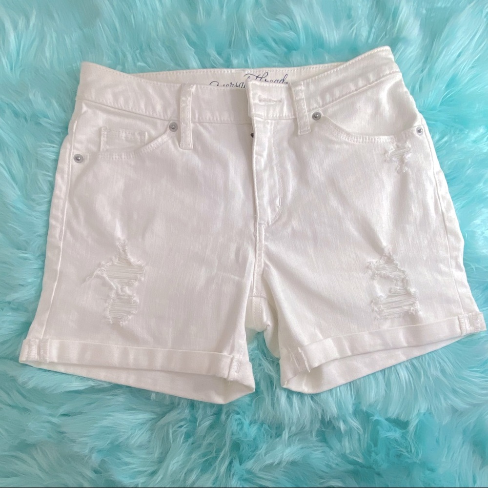 Universal Thread Women’s White Jean Shorts